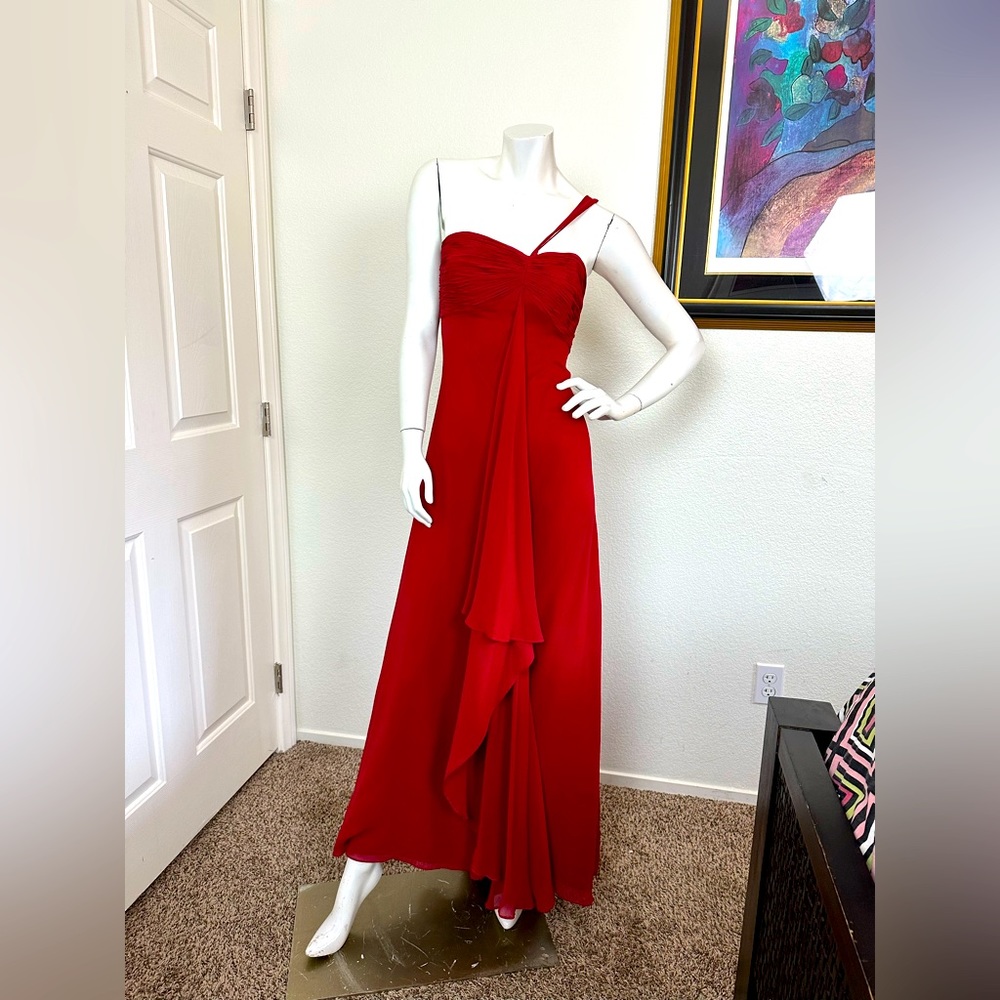 Laundry by Shelli Segal red silk evening gown
